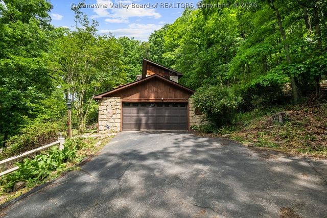 200 Laura Lane, Charleston, WV 25302