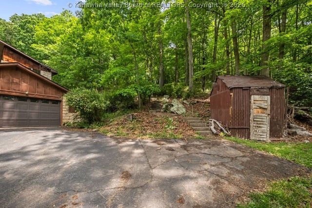 200 Laura Lane, Charleston, WV 25302