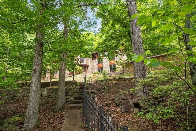 200 Laura Lane, Charleston, WV 25302