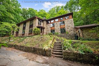 200 Laura Lane, Charleston, WV 25302