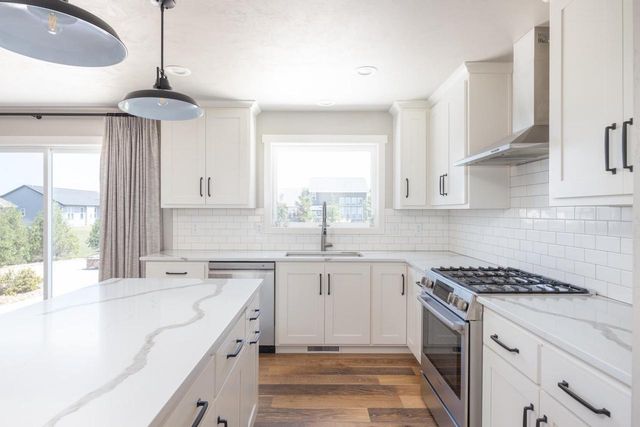 N9270 LAURA STREET, Appleton, WI 54915
