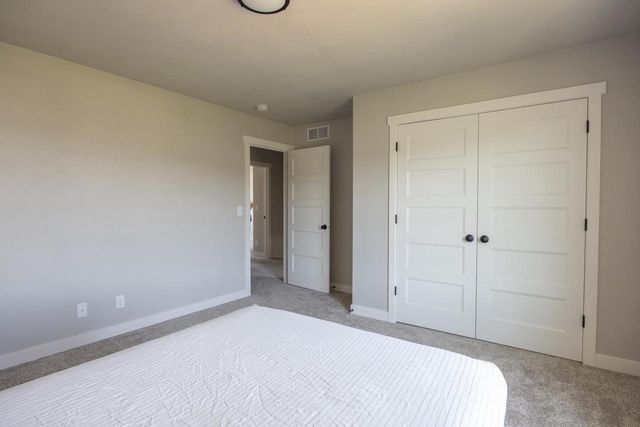 N9270 LAURA STREET, Appleton, WI 54915