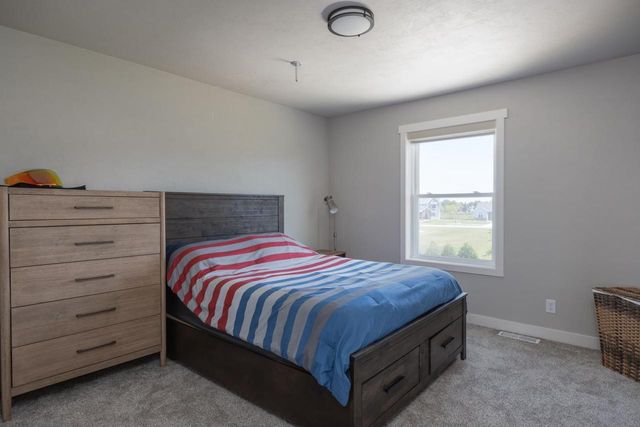 N9270 LAURA STREET, Appleton, WI 54915