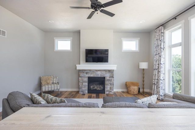 N9270 LAURA STREET, Appleton, WI 54915
