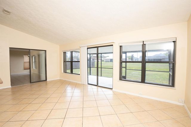 2456 SE Trail Avenue, Port St. Lucie, FL 34952