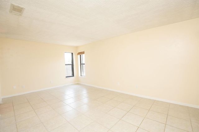 2456 SE Trail Avenue, Port St. Lucie, FL 34952