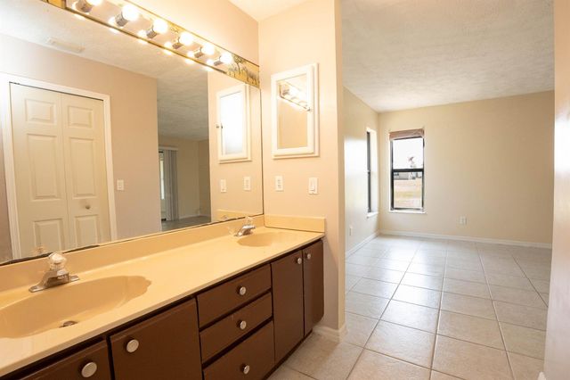 2456 SE Trail Avenue, Port St. Lucie, FL 34952