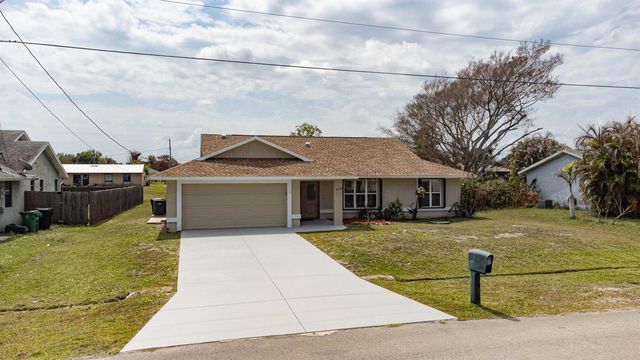 2456 SE Trail Avenue, Port St. Lucie, FL 34952