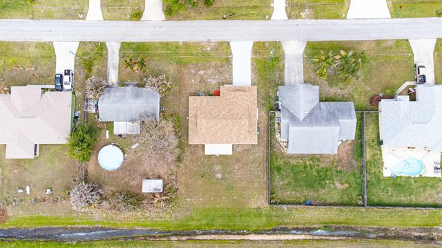 2456 SE Trail Avenue, Port St. Lucie, FL 34952