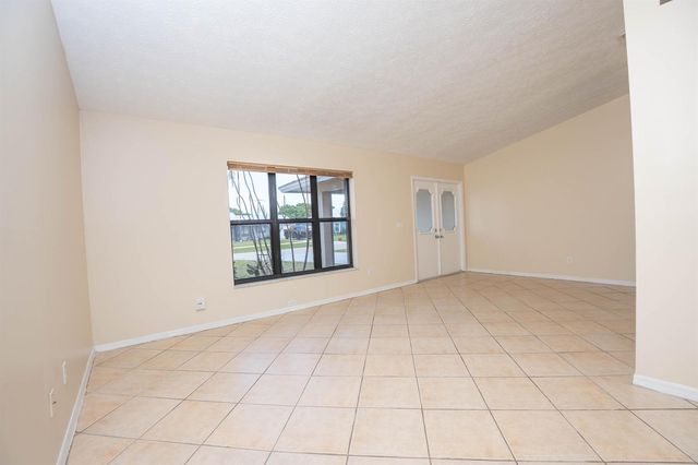 2456 SE Trail Avenue, Port St. Lucie, FL 34952