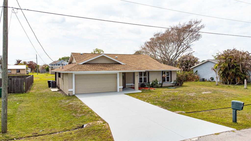 2456 SE Trail Avenue, Port St. Lucie, FL 34952