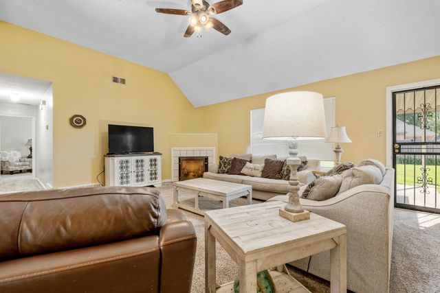 2966 LAUREN DR, Bartlett, TN 38133