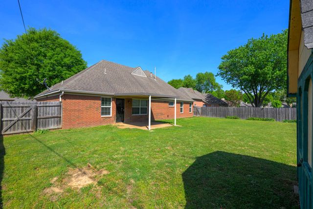 2966 LAUREN DR, Bartlett, TN 38133