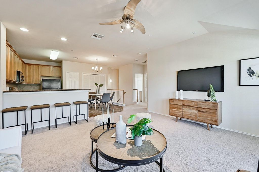 9201 Brodie LN 1701, Austin, TX 78748