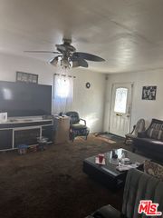 1555 W 71st Street, Los Angeles, CA 90047