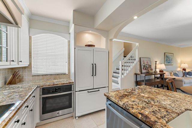 2905 Fairway Drive N, Jupiter, FL 33477