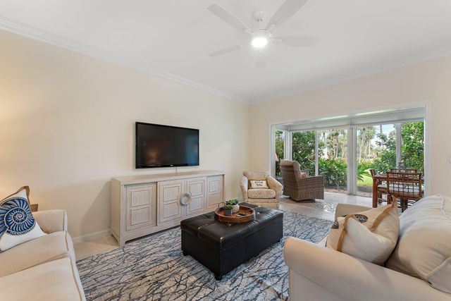 2905 Fairway Drive N, Jupiter, FL 33477