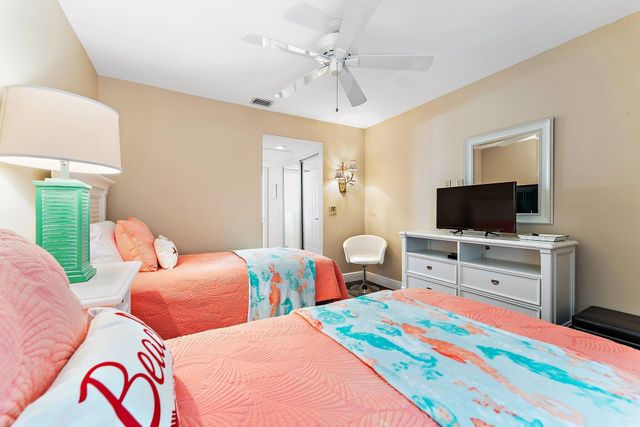 2905 Fairway Drive N, Jupiter, FL 33477