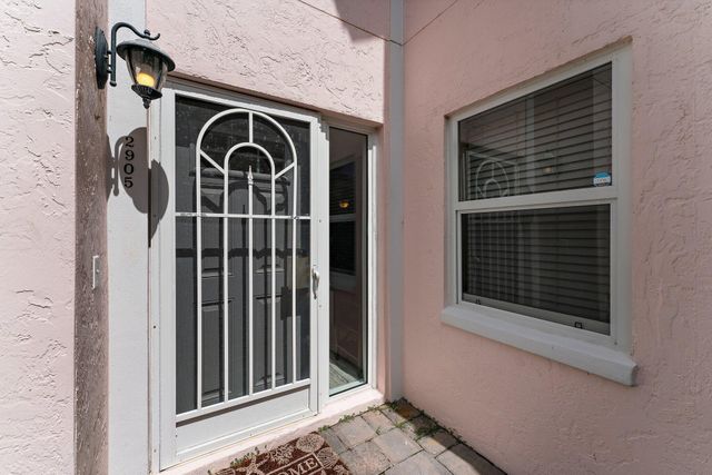 2905 Fairway Drive N, Jupiter, FL 33477