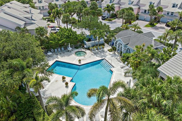 2905 Fairway Drive N, Jupiter, FL 33477