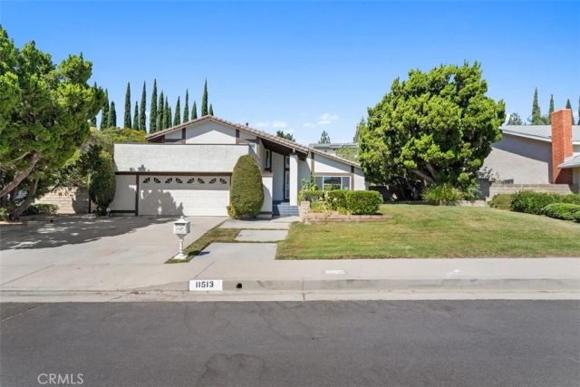 11513 Pala Mesa, Los Angeles, CA 91326