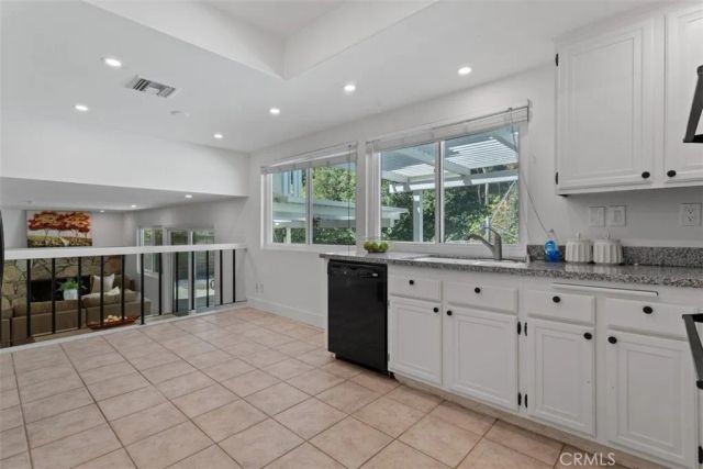 11513 Pala Mesa, Los Angeles, CA 91326
