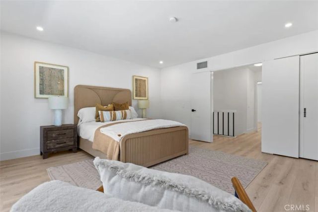 11513 Pala Mesa, Los Angeles, CA 91326