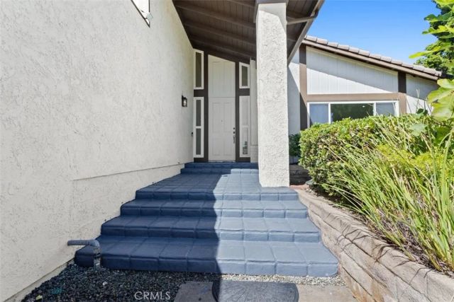 11513 Pala Mesa, Los Angeles, CA 91326
