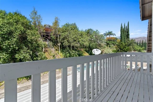 11513 Pala Mesa, Los Angeles, CA 91326