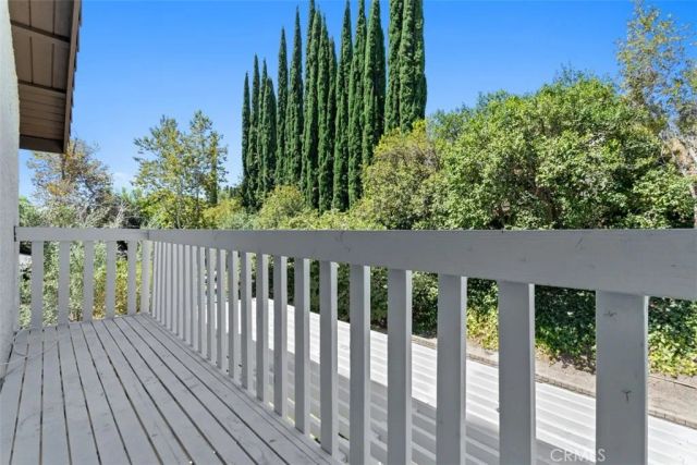 11513 Pala Mesa, Los Angeles, CA 91326