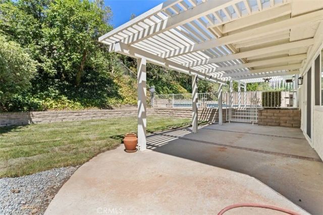 11513 Pala Mesa, Los Angeles, CA 91326