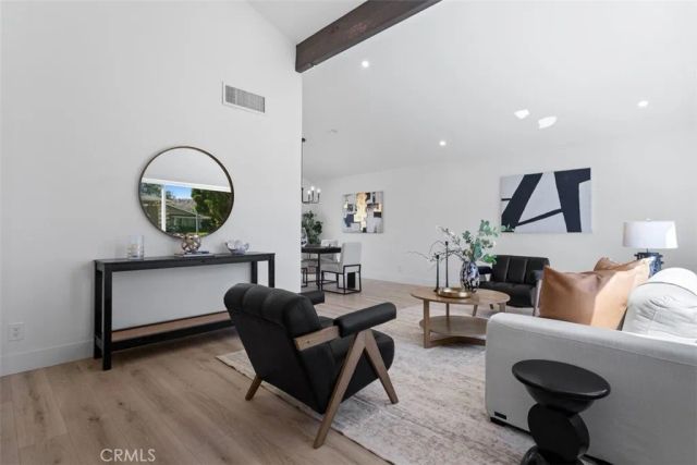 11513 Pala Mesa, Los Angeles, CA 91326