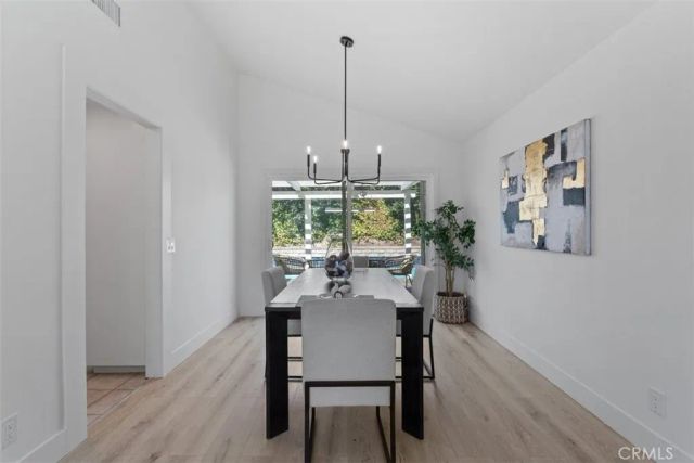 11513 Pala Mesa, Los Angeles, CA 91326