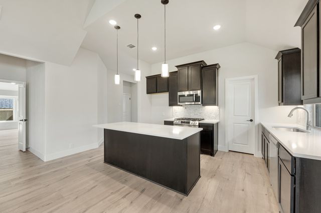 409 Chestnut Lane, Glenn Heights, TX 75154