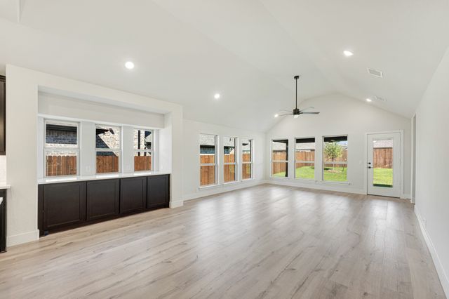 409 Chestnut Lane, Glenn Heights, TX 75154