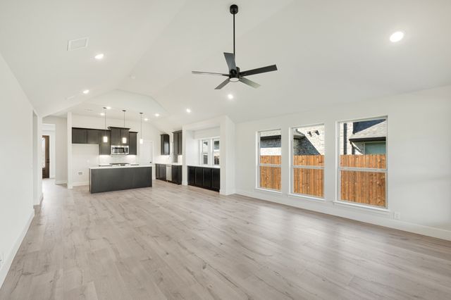 409 Chestnut Lane, Glenn Heights, TX 75154