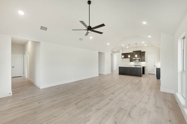 409 Chestnut Lane, Glenn Heights, TX 75154