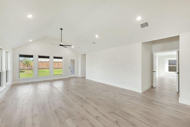 409 Chestnut Lane, Glenn Heights, TX 75154