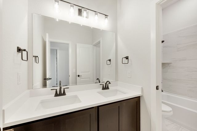 409 Chestnut Lane, Glenn Heights, TX 75154
