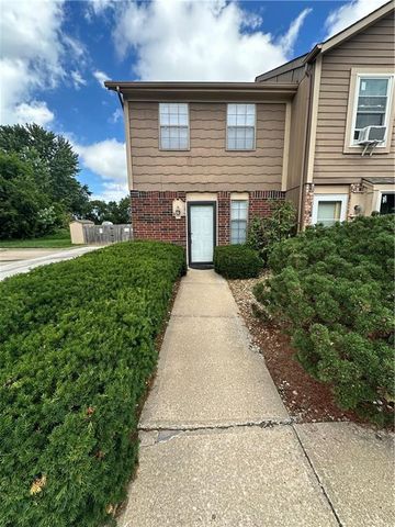 725 SW Liggett Road A, Blue Springs, MO 64015