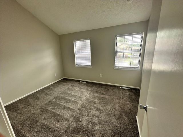 725 SW Liggett Road A, Blue Springs, MO 64015