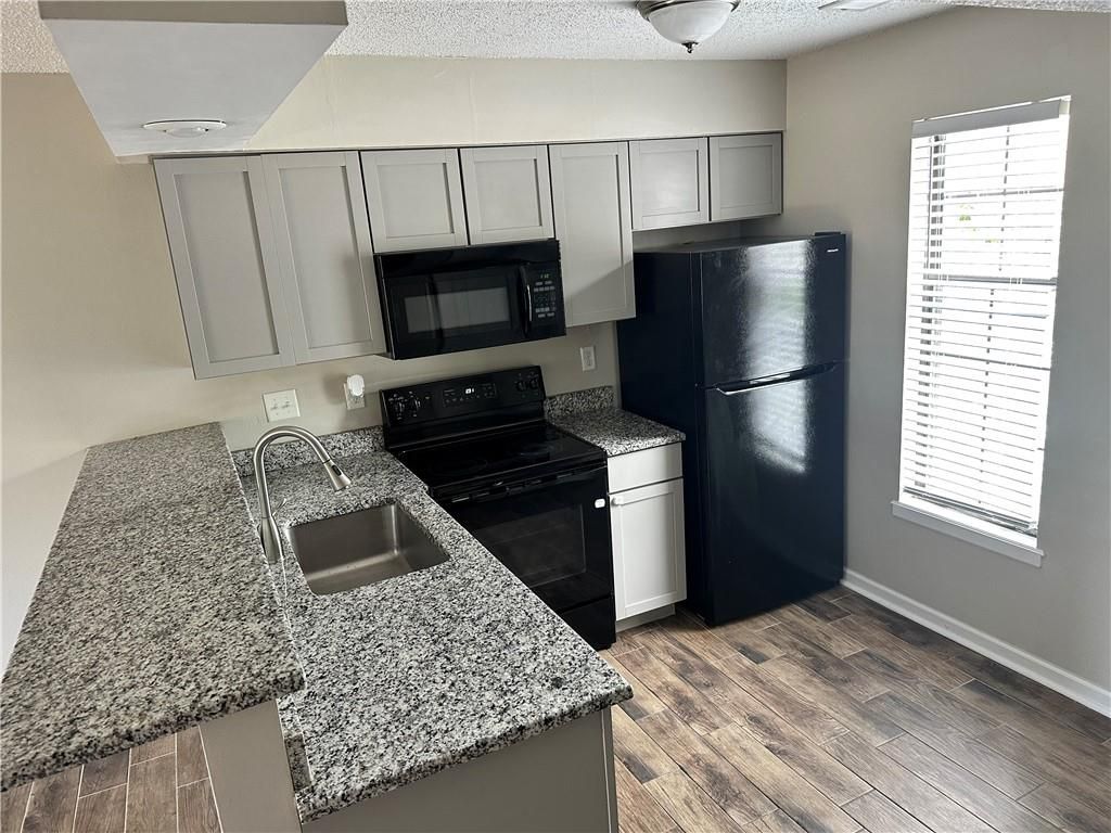 725 SW Liggett Road A, Blue Springs, MO 64015
