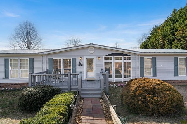 283 Bobcat Lane, Warne, NC 28909