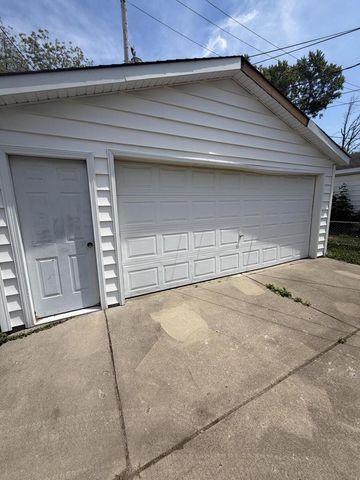 1944 S 89th STREET, West Allis, WI 53227