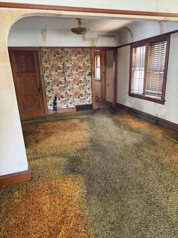 1944 S 89th STREET, West Allis, WI 53227