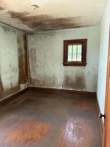 1944 S 89th STREET, West Allis, WI 53227