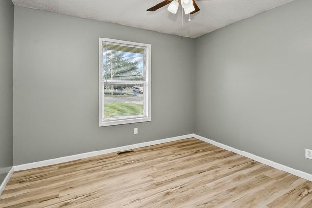 1206 W Belwood Court, Nixa, MO 65714