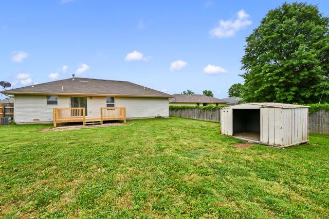 1206 W Belwood Court, Nixa, MO 65714