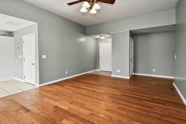 1206 W Belwood Court, Nixa, MO 65714