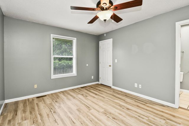 1206 W Belwood Court, Nixa, MO 65714
